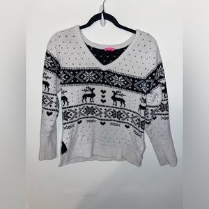 Betsey Johnson Soft Winter Fleece Sweater Size Small.